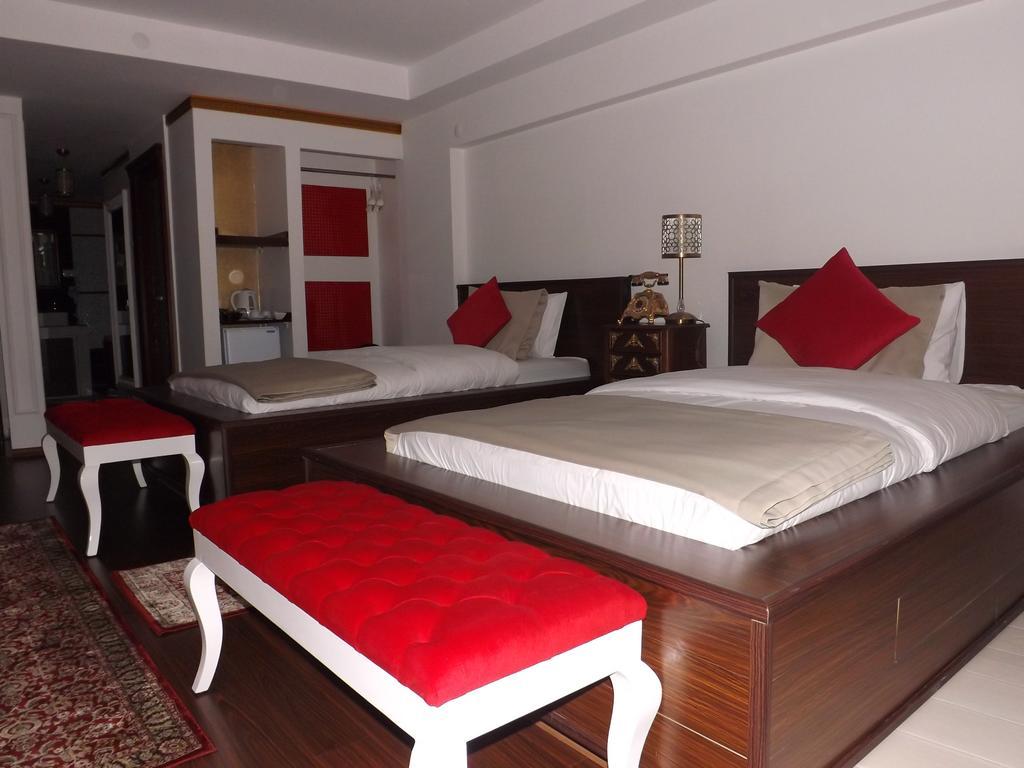 The Gala Palace Suits Kars Rum bild