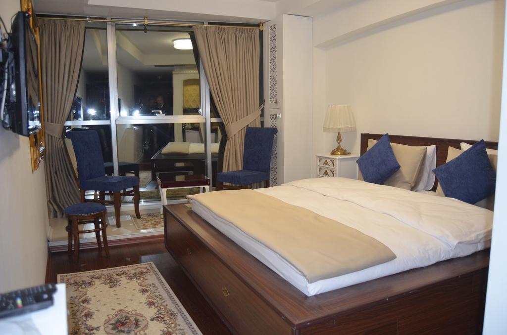 The Gala Palace Suits Kars Rum bild